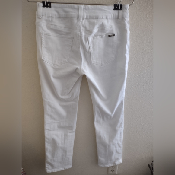Chico's So Slimming Straight Legged White Jeans with Stretch Sz. 2 - Picture 3 of 7